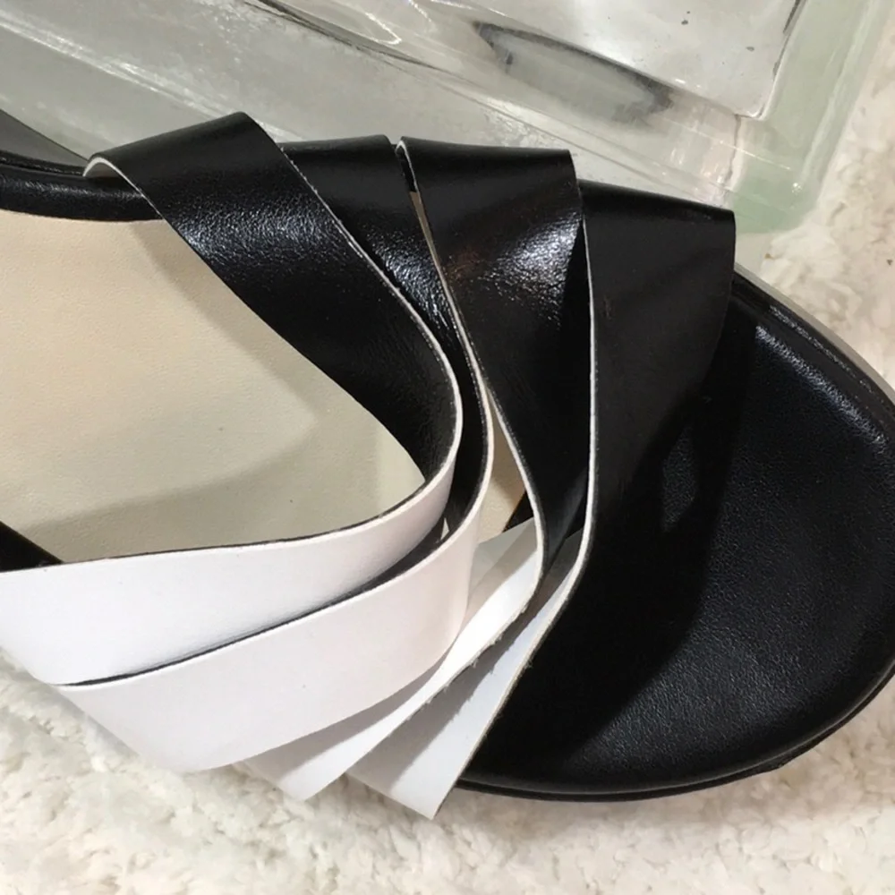 Butter Italian platform slides